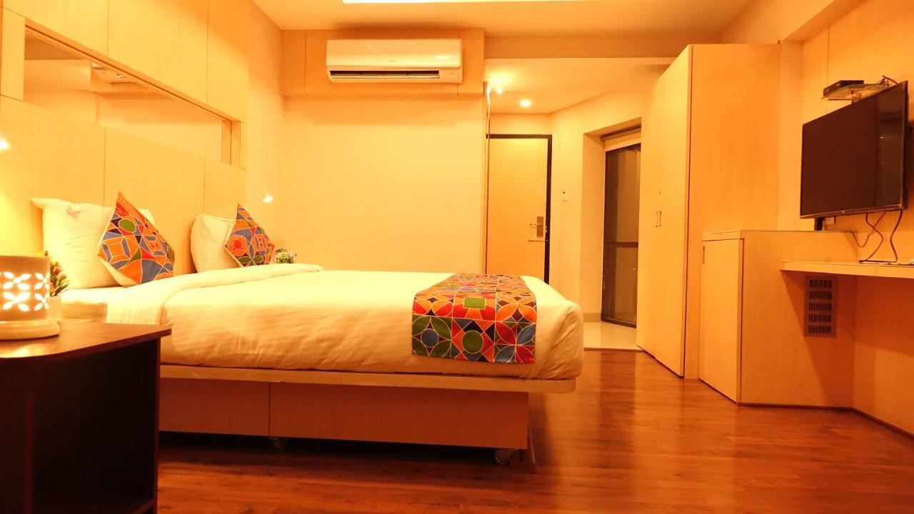Ksquare Hotel Chennai Exterior foto